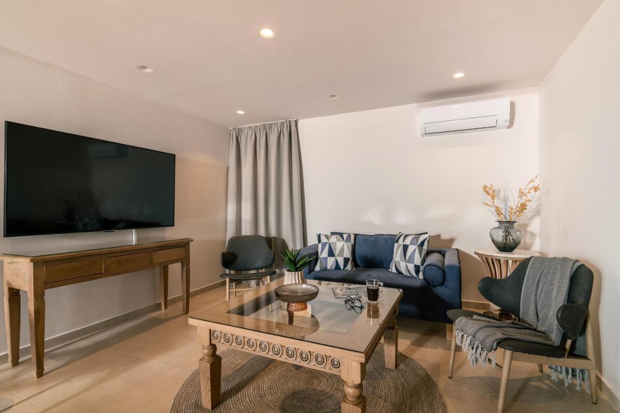 Phoenix Apartment