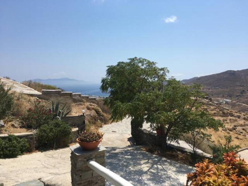 Foivos At * Serifos Town