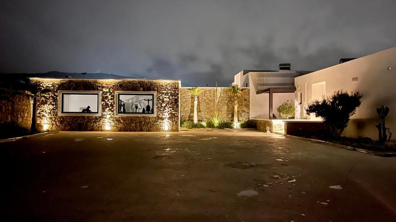 Mykonos Villa, Luxe Escape With Private Pool * Klouvas