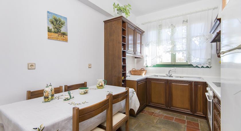 Theofilos Hotel 4*