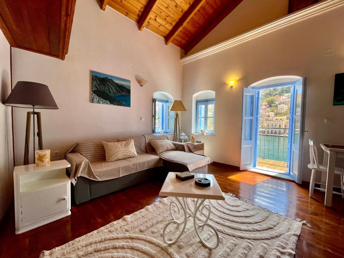 Nikolakis, Seafront - Harbor View Apartment *