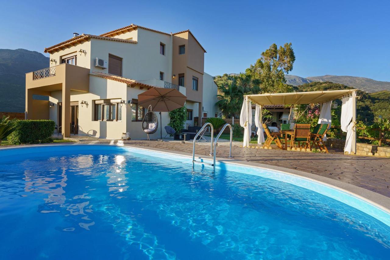 Villa Family Ellis With Private Pool 200m To The Walking Distance To The Amenities *