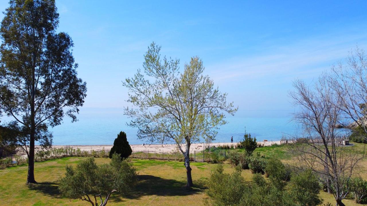 Hacienda Beachfront Villas, Spathies Holiday home *