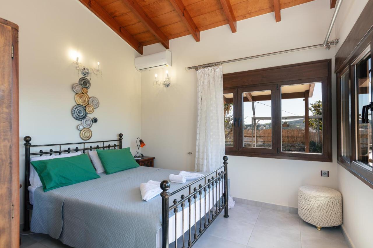 Family Ellis With Private Pool 200m To The Walking Distance To The Amenities Villa Plakias
