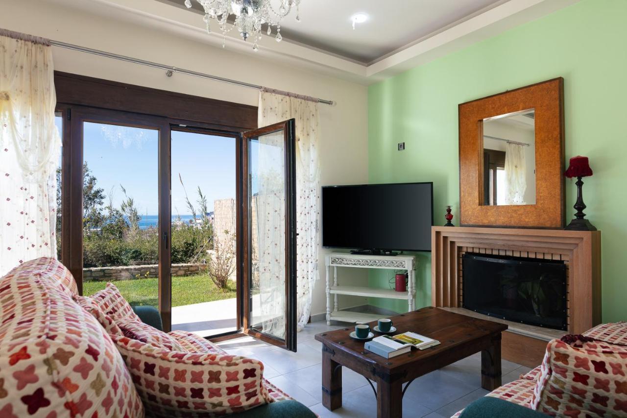 Villa Family Ellis With Private Pool 200m To The Walking Distance To The Amenities