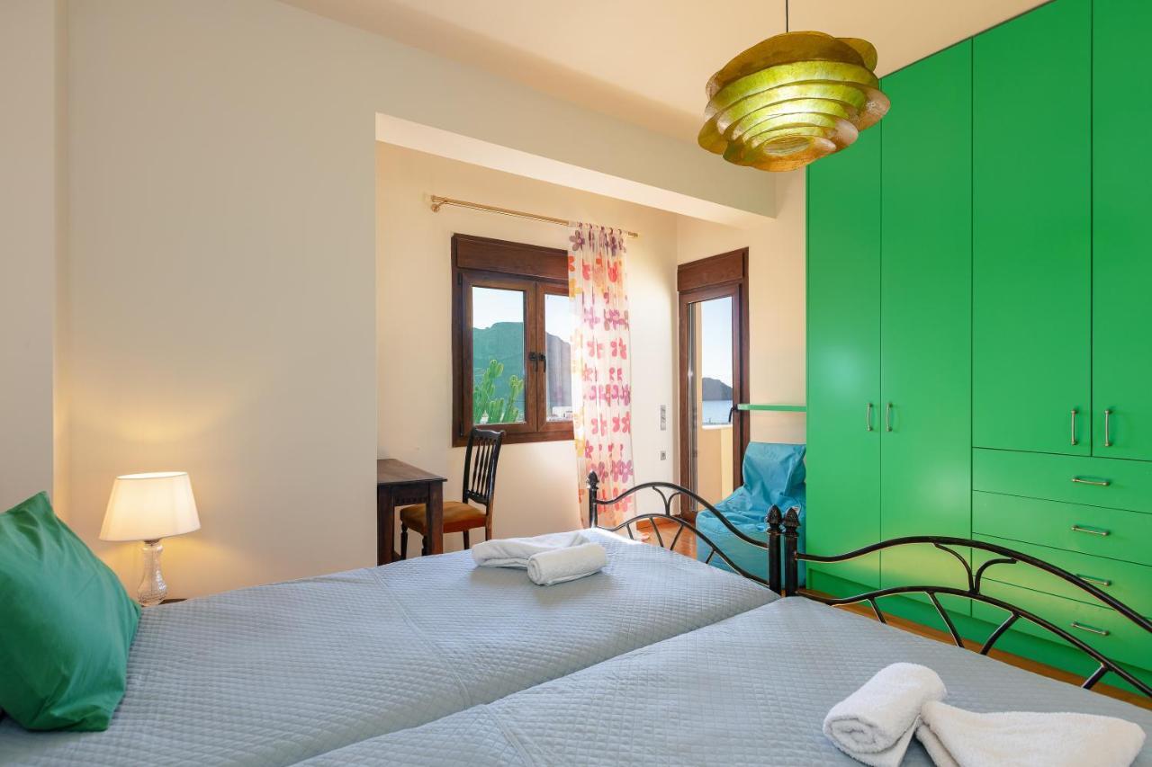 Family Ellis With Private Pool 200m To The Walking Distance To The Amenities * Plakias