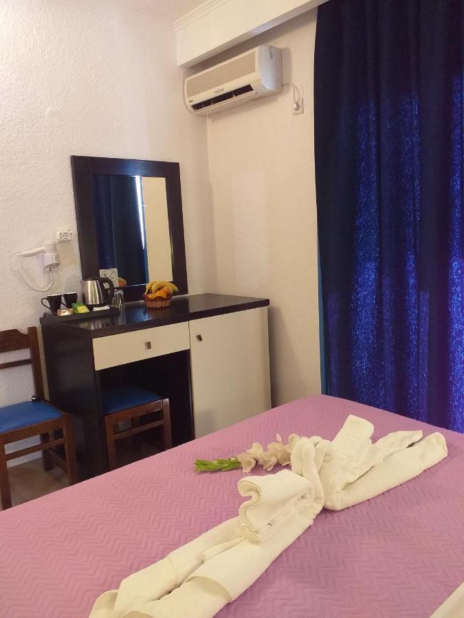 Castelia Bay Hotel