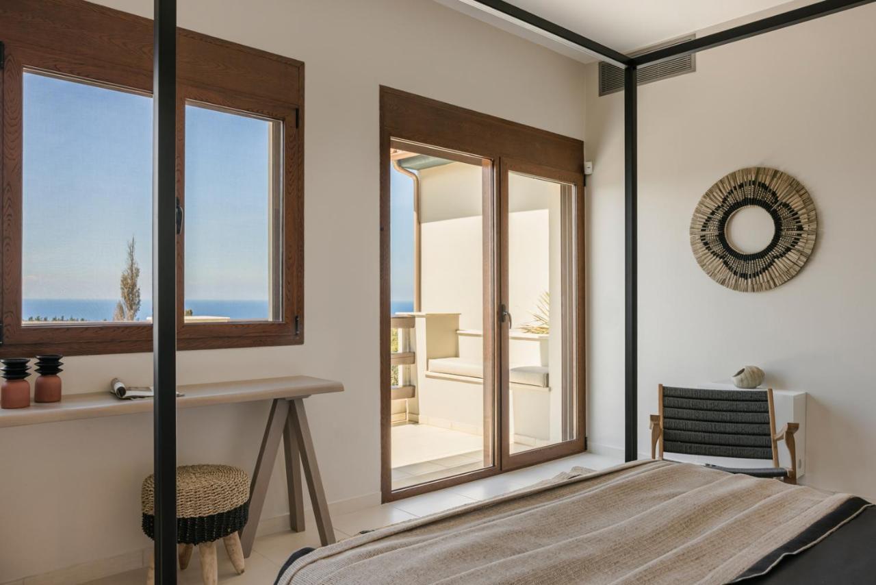 Luxury Karmaniolos Kefalonia Villa