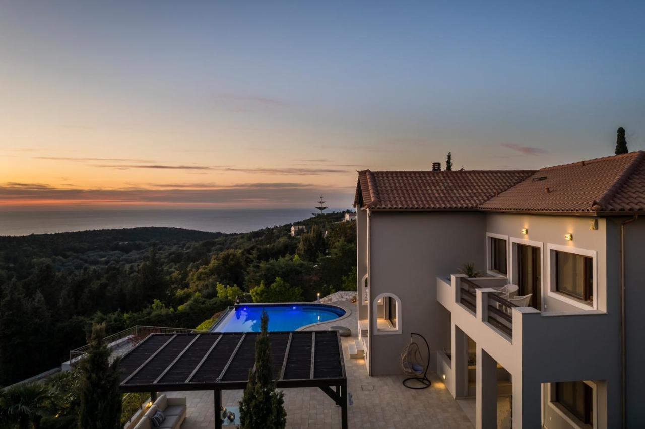 Luxury Karmaniolos Kefalonia Villa