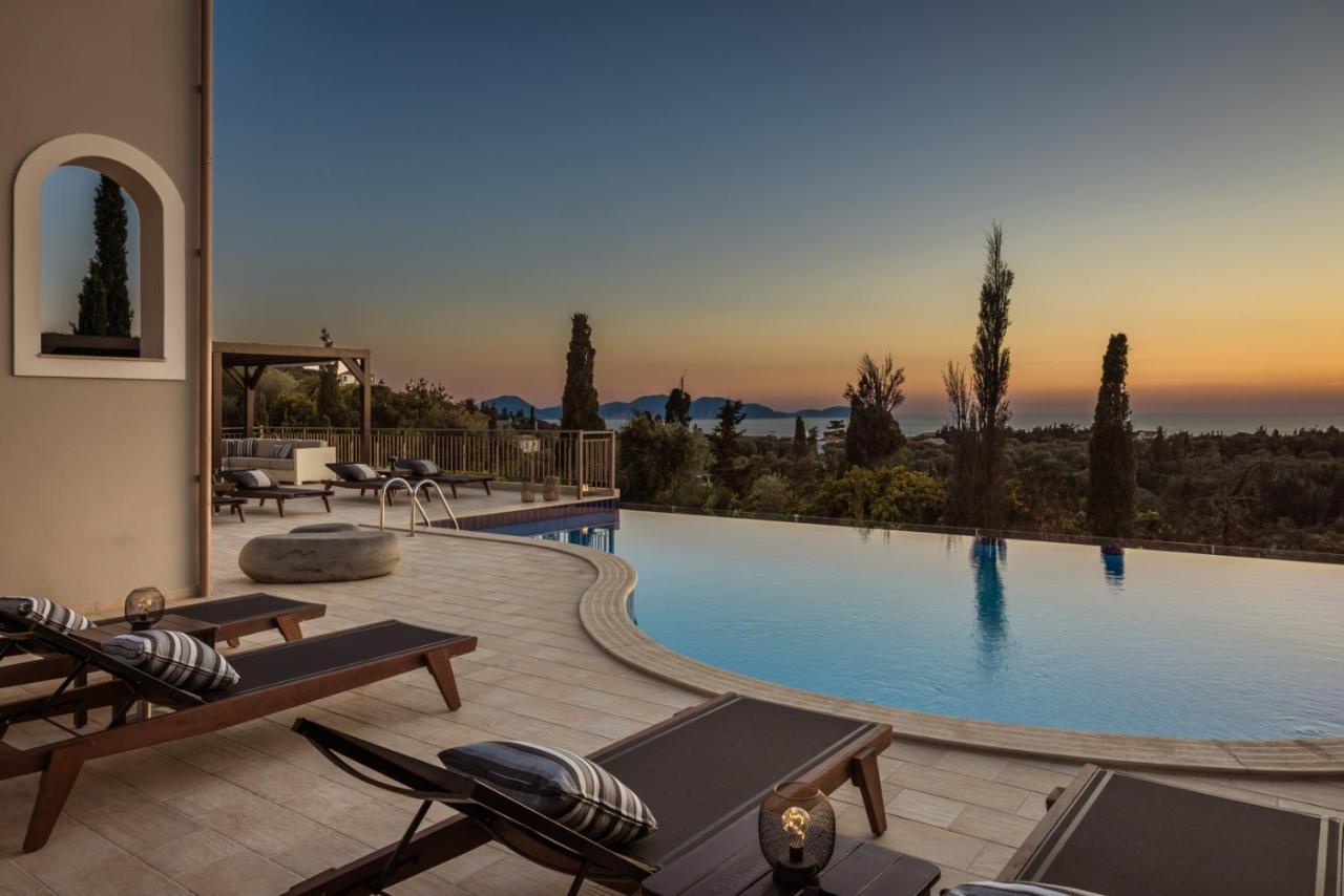 Luxury Karmaniolos Kefalonia Villa *