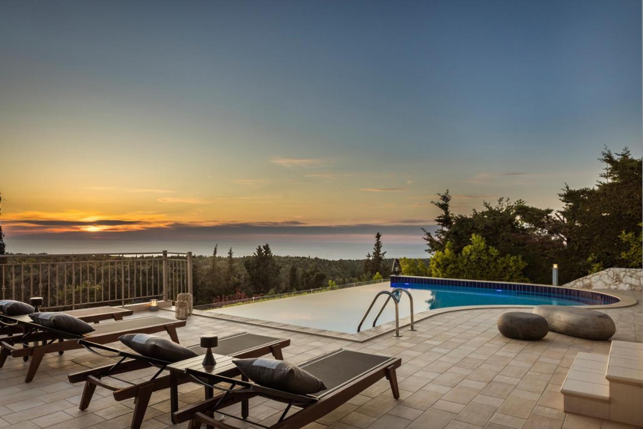 Luxury Karmaniolos Kefalonia Villa