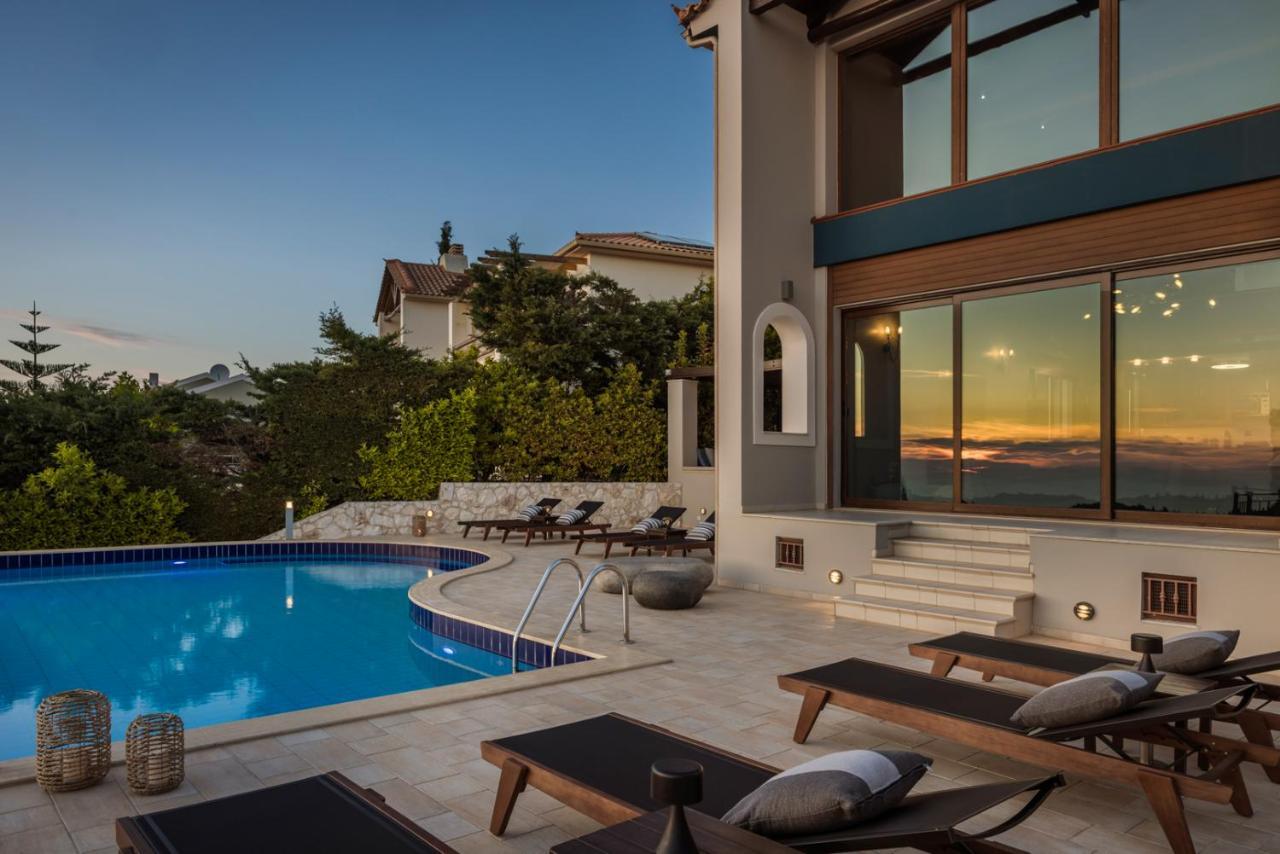 Luxury Karmaniolos Kefalonia Villa *