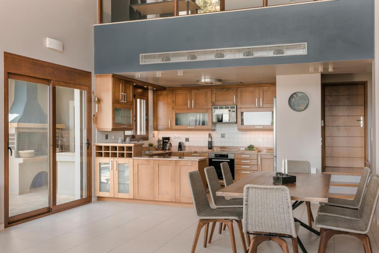 Luxury Karmaniolos Kefalonia Villa
