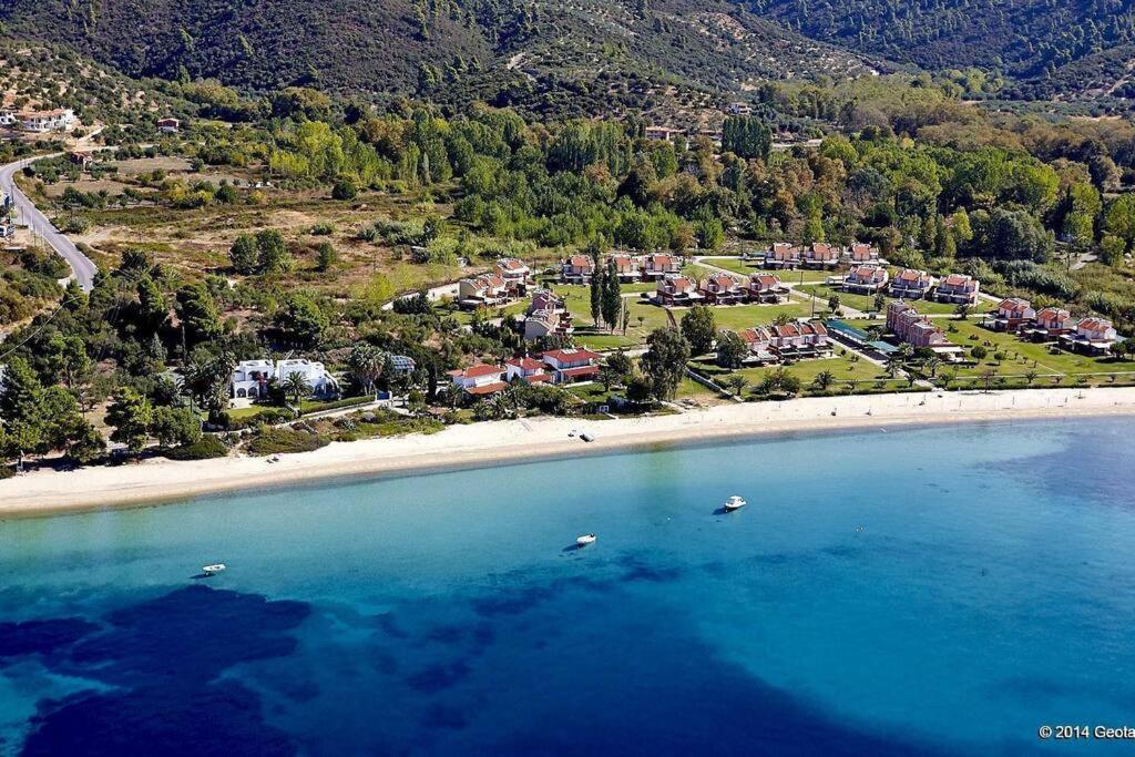 Villa The Absolute Beachfront Metokhion Konstamonitou