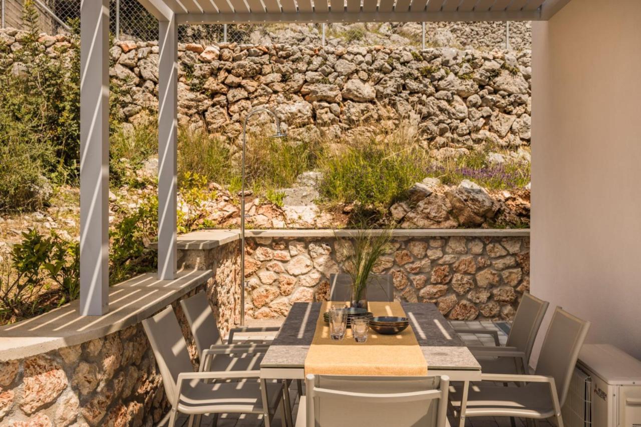 Summertime Villa *