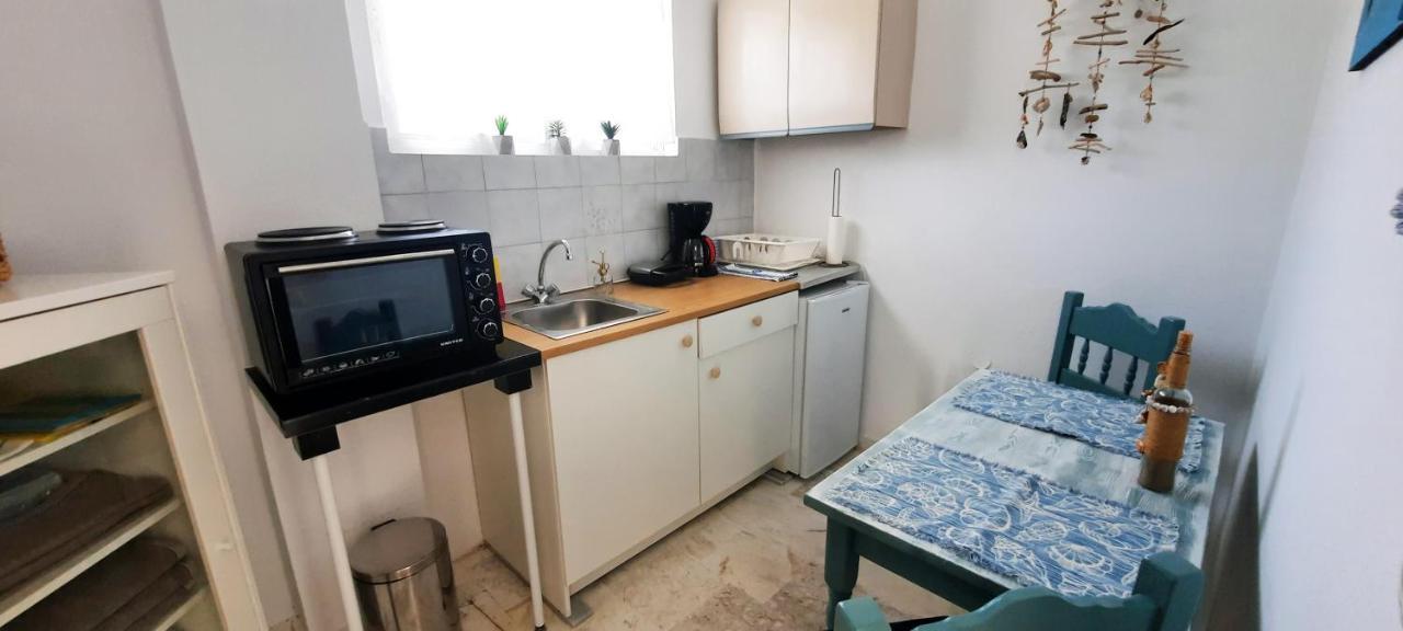 Apartment Ilektra Blue & Red Plataria