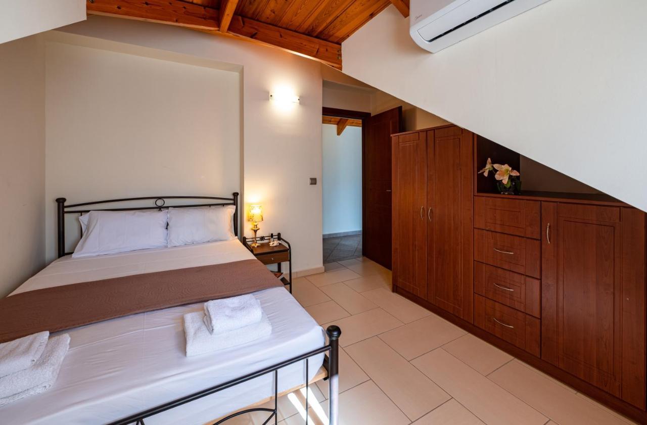 Apartment Cielo Alto Penthouse - 4 Bedrooms, Sleeps 10 Argostoli (Kefalonia)