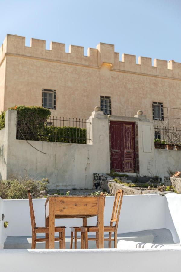 Crown Of Fira Holiday home