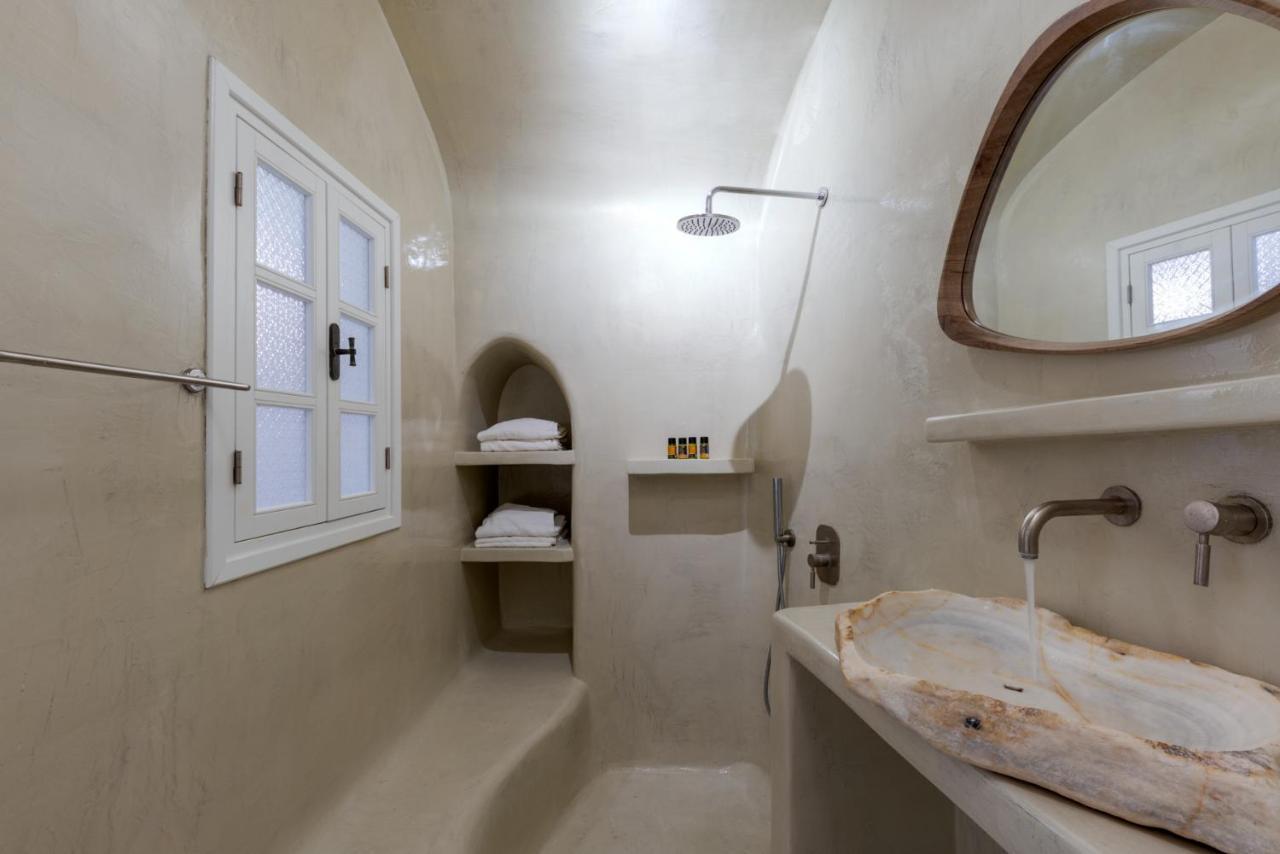 Crown Of Fira Holiday home