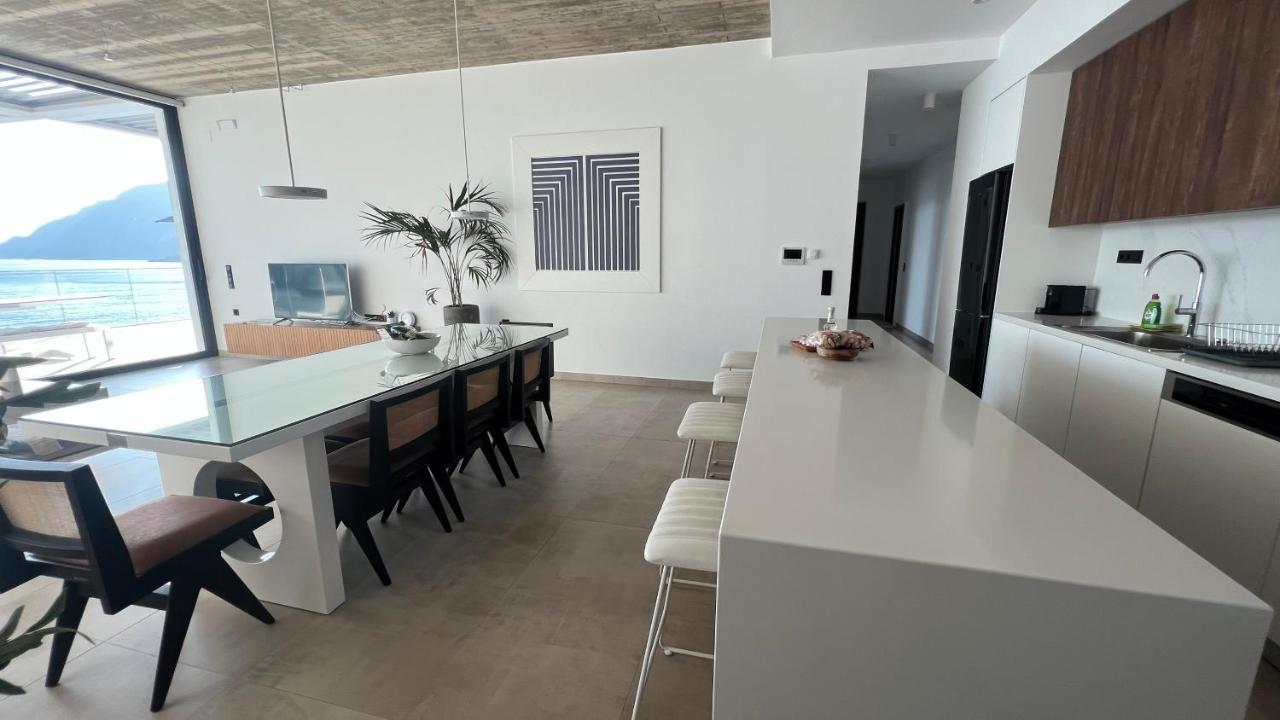 Villa Nostos Beachfront Sea View Privet Pool *