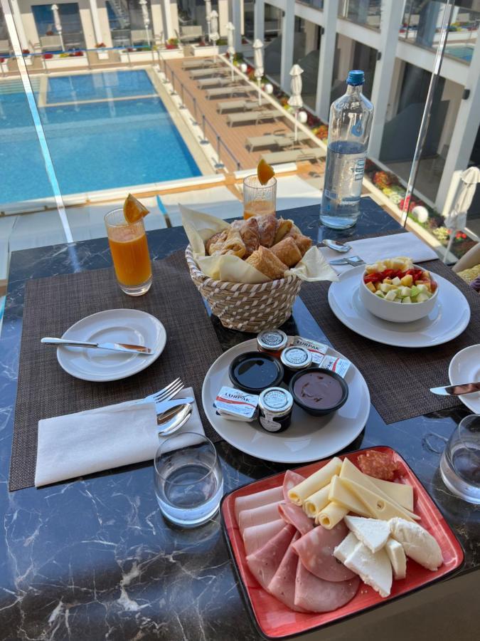Hotel Mirror 4*