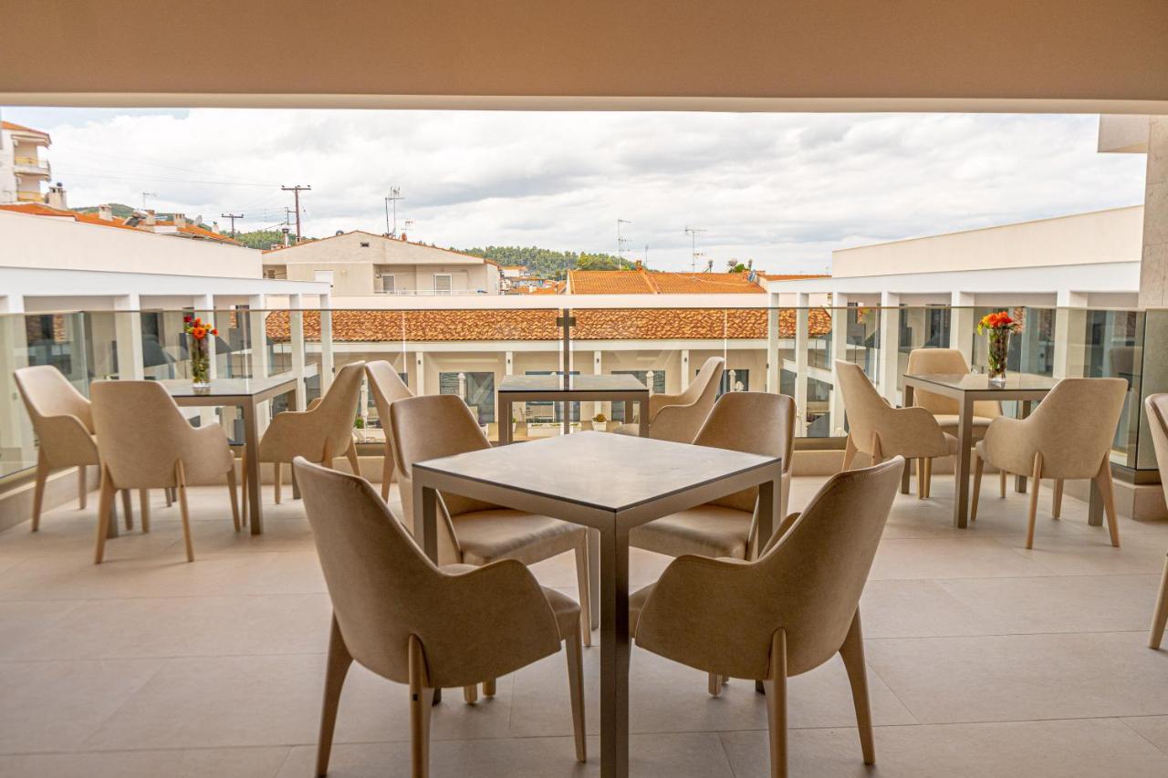 Mirror Hotel 4*