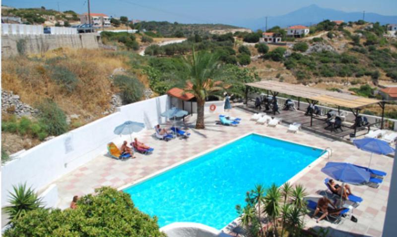 Kasteli Hotel 2*