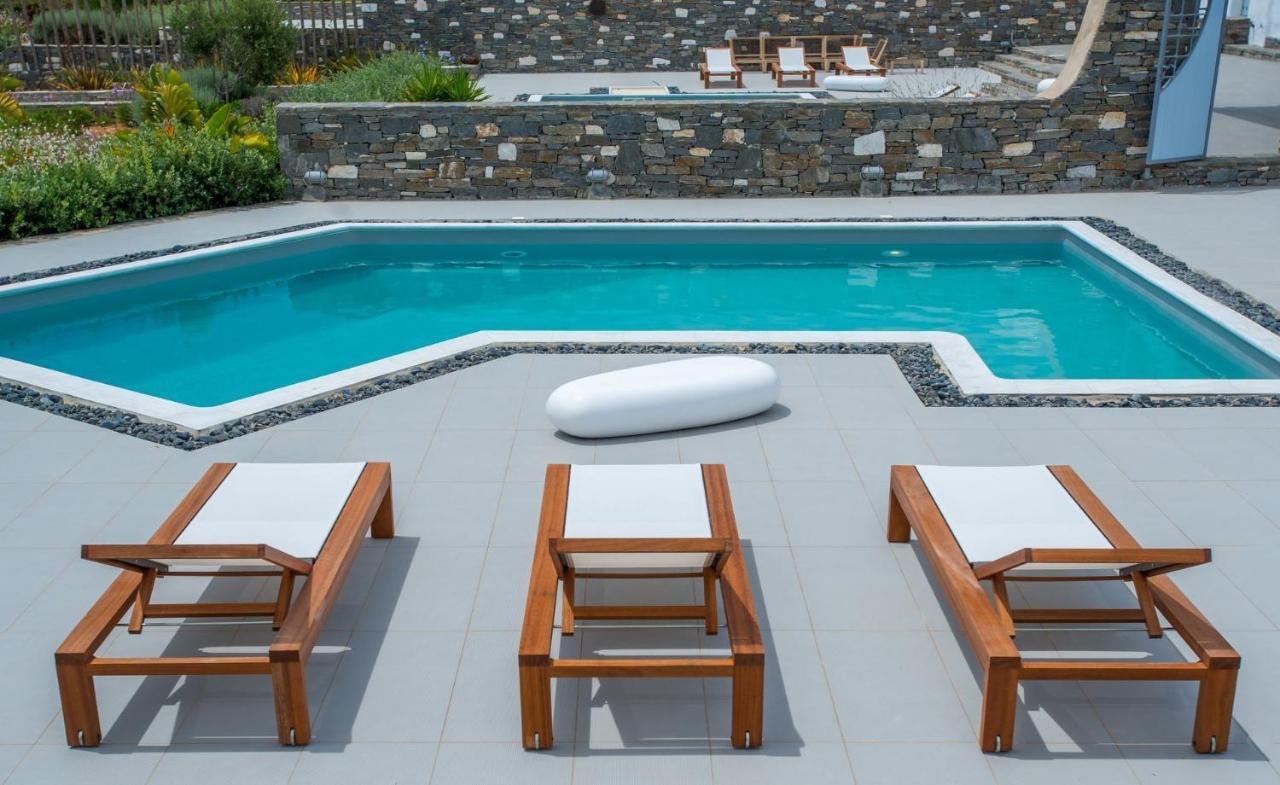 Grand Villa With Sea View And Private Pool Up To 8 Persons Apv Golden Beach Paros *