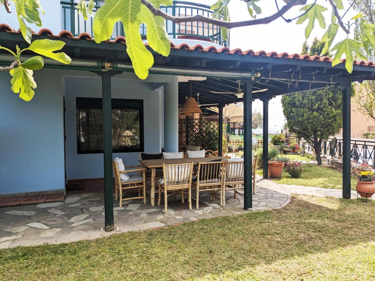 Blue House 30m From The With Sea View Nikiti (Sithonia)
