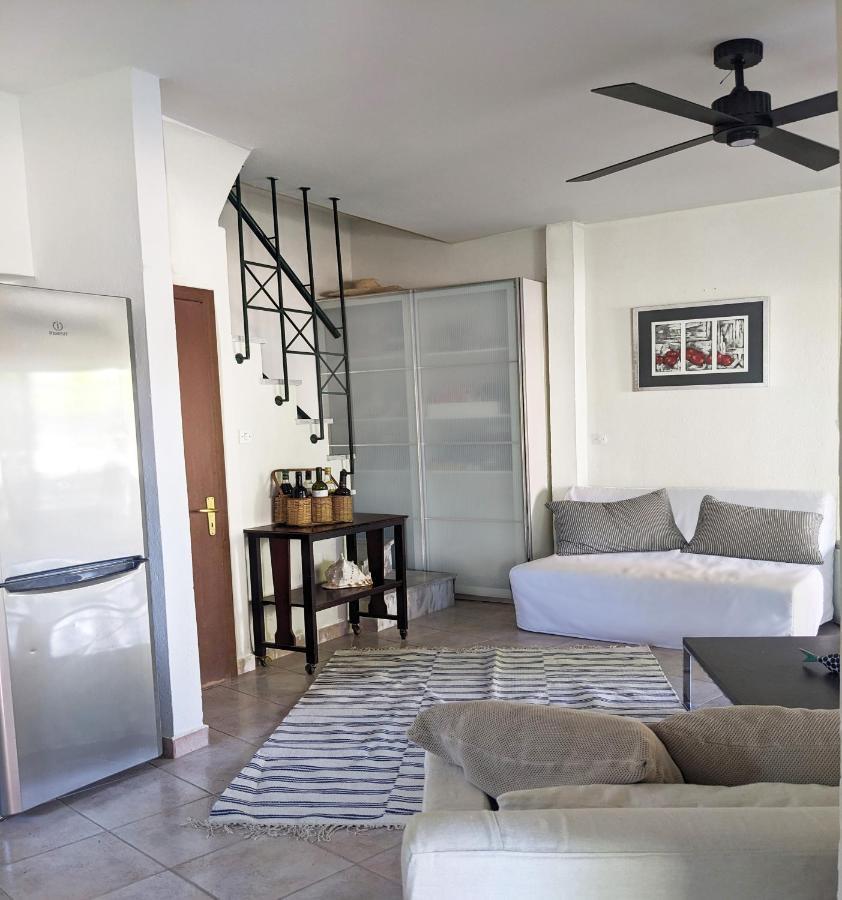 Blue House 30m From The With Sea View Nikiti (Sithonia)