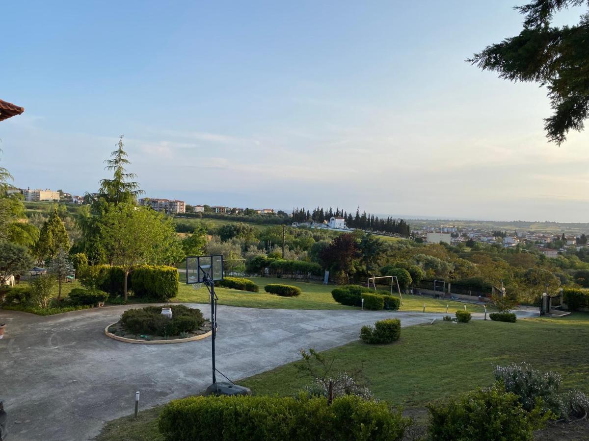 Villa E L Urban Villa. *