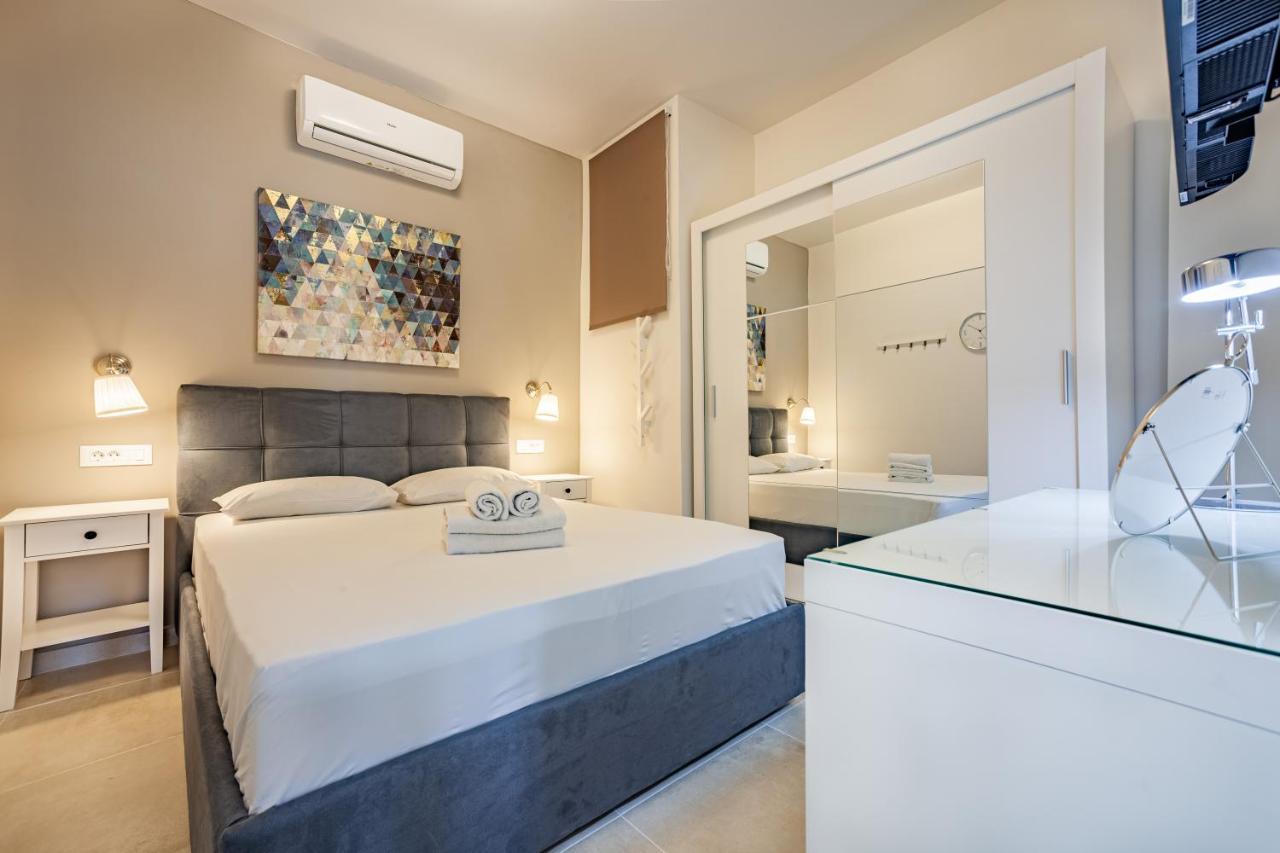 Helios Luxury With Rooftop Jacuzzi *