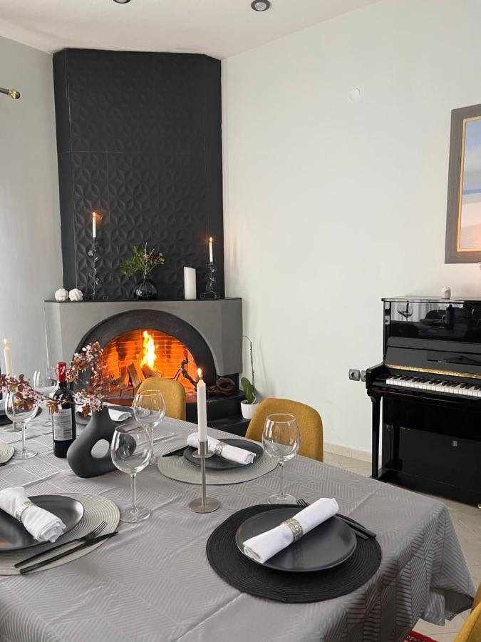 E L Urban Villa. Villa *