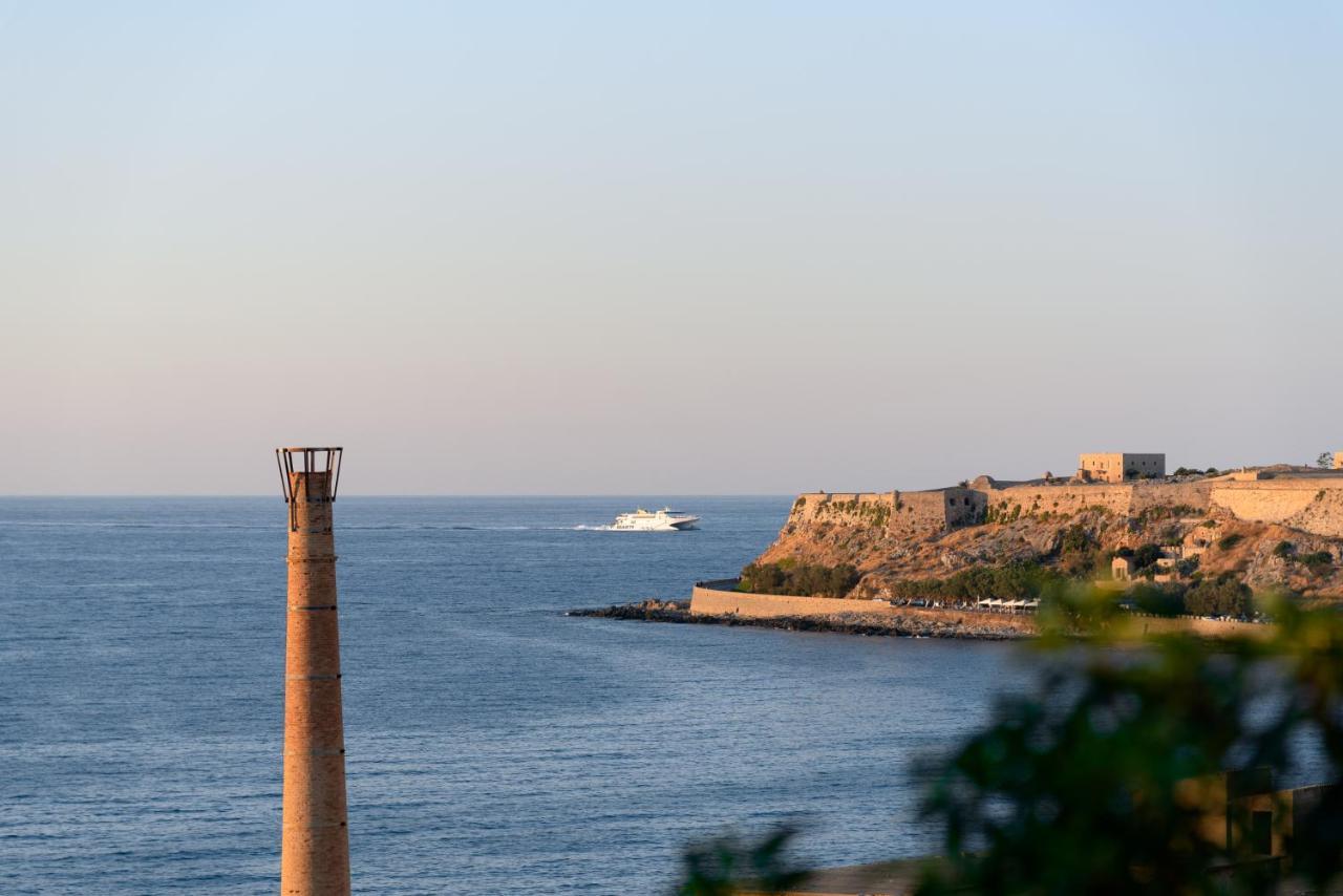 Hotel Macaris &