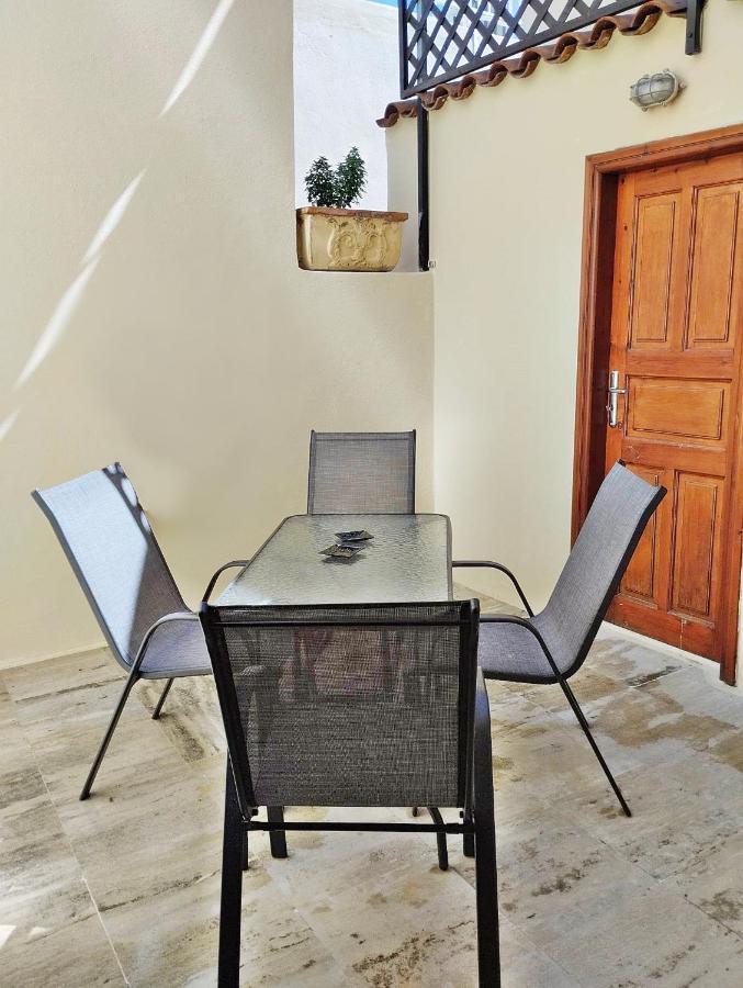 Ruby 'n Emerald Studio's Guest house Rethymno (Crete)