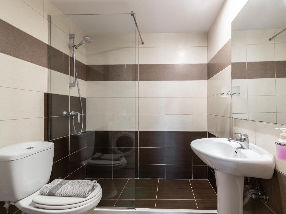 Phoenix Apartment *