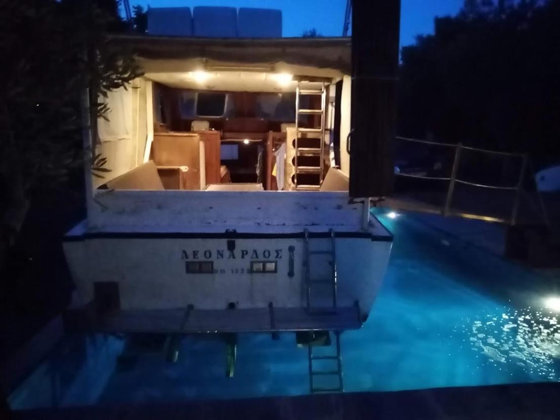 Holiday home Leonardo, Houseboat In The Pool Nikiti (Sithonia)