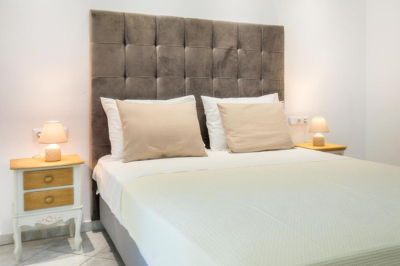 Studios Suzanna Apartment Potos