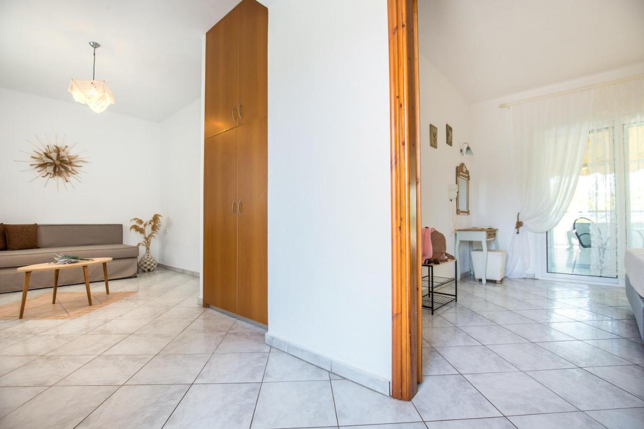 Studios Suzanna Apartment Potos