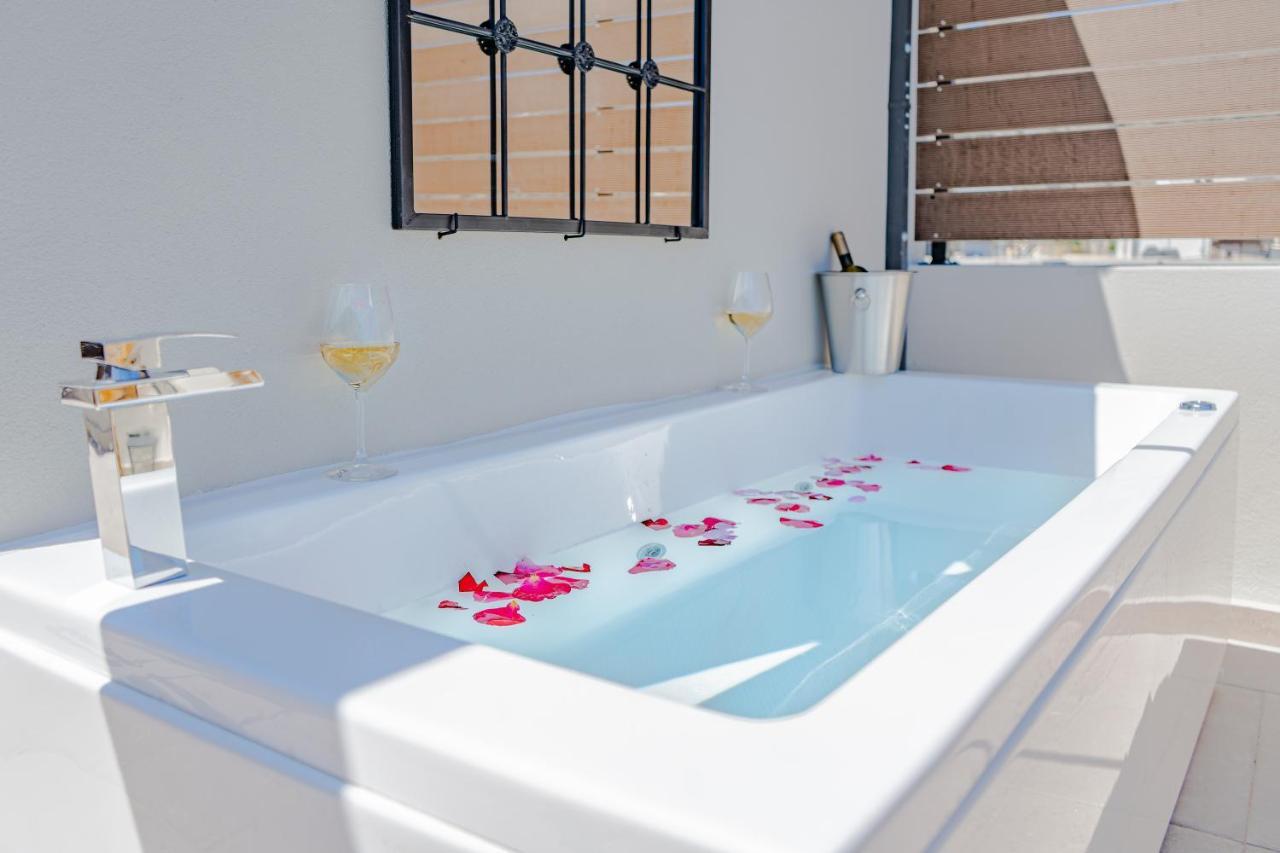 Helios Luxury With Rooftop Jacuzzi *