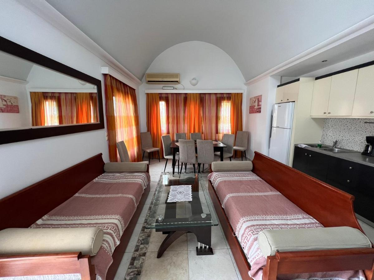 Aparthotel Birds - Including Car 3*