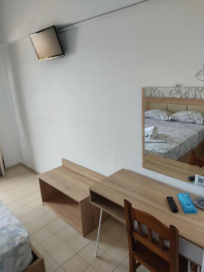 Apartment House Mistral Neos Marmaras