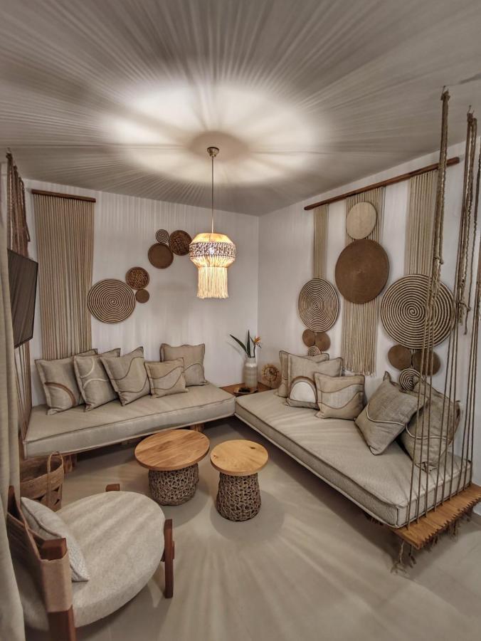 L A Boutique With Private Hot Tub Apartment