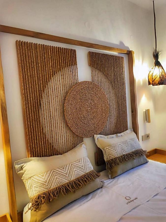 L A Boutique With Private Hot Tub Apartment Kalathas