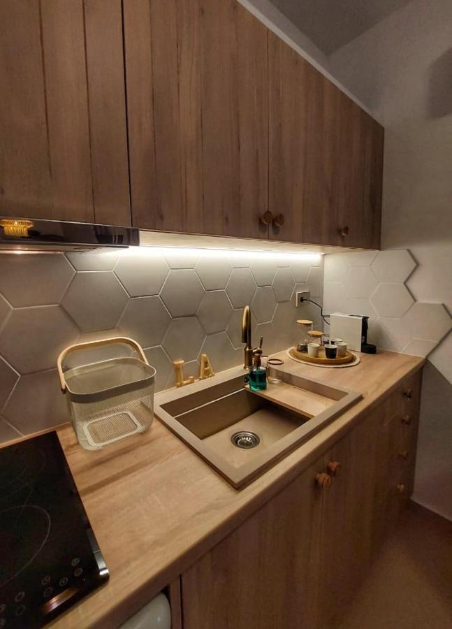 L A Boutique With Private Hot Tub * Kalathas