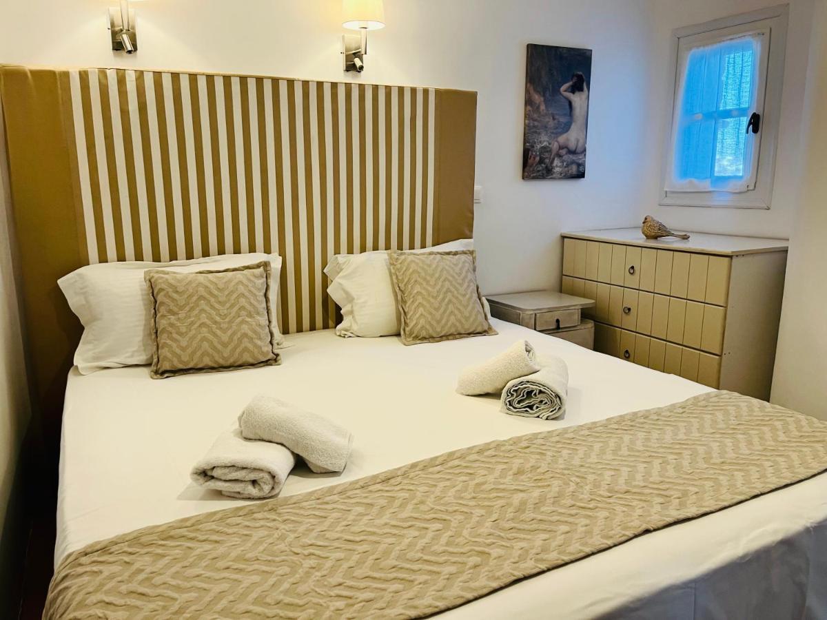 Navy Blue * Ornos (Mykonos)