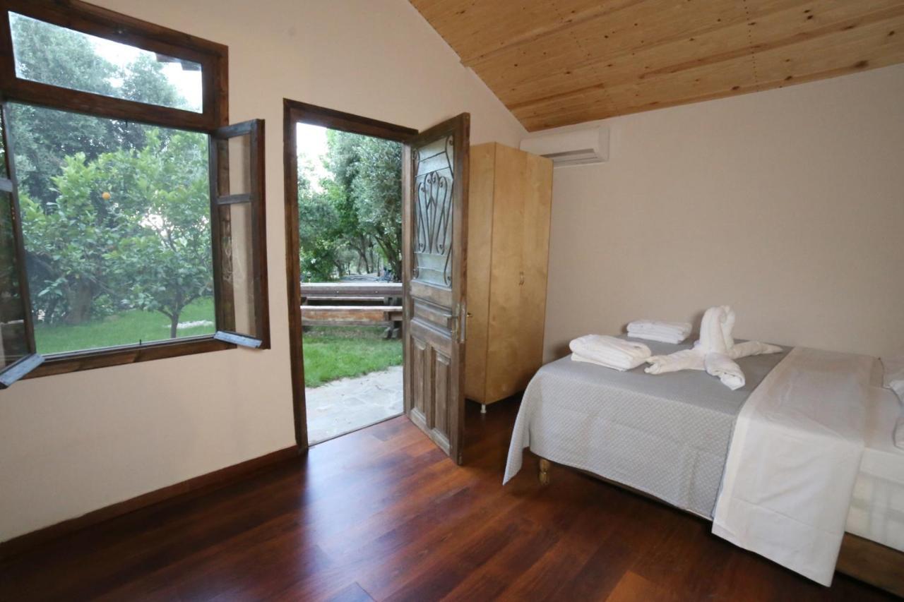 Captain Ikaros Country house