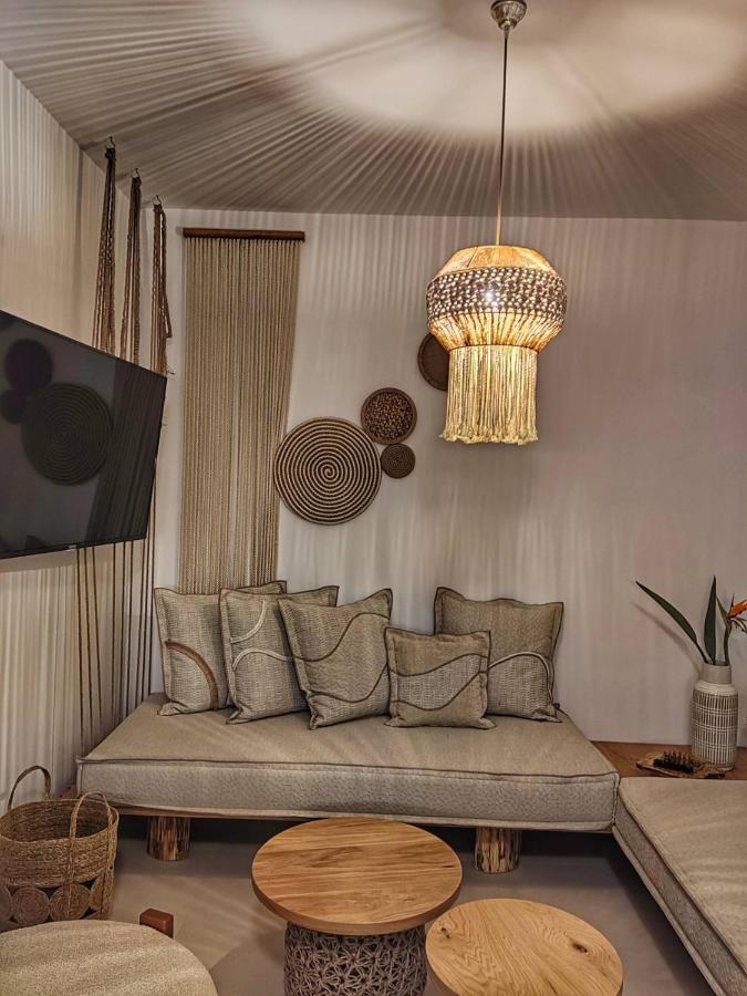 L A Boutique With Private Hot Tub * Kalathas