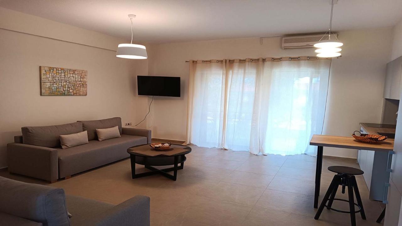 Apartment Front Hanioti