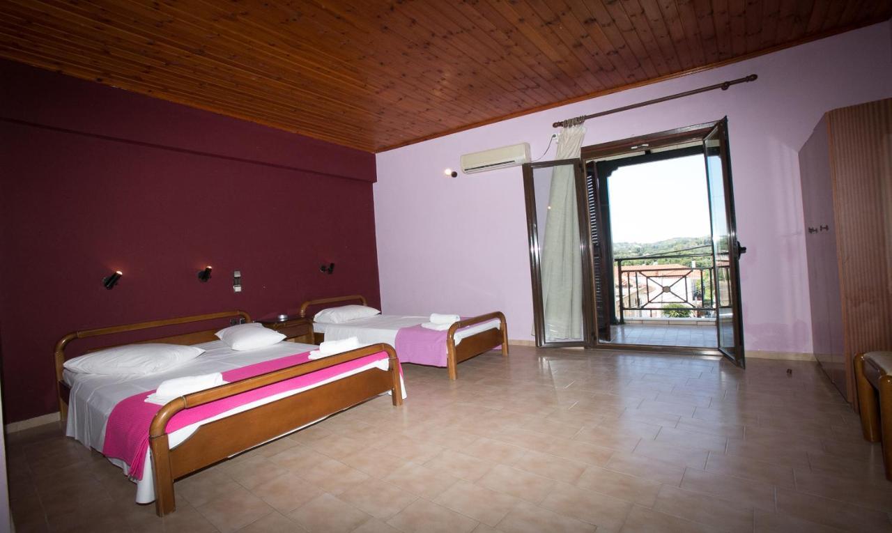 Petania & Aparthotel 3*